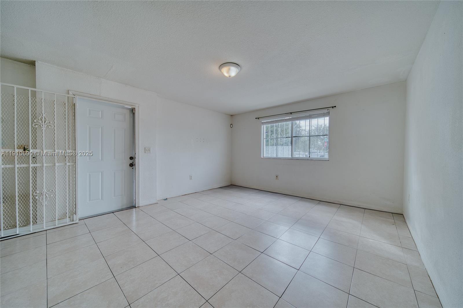 NARANJA GARDENS - Residential