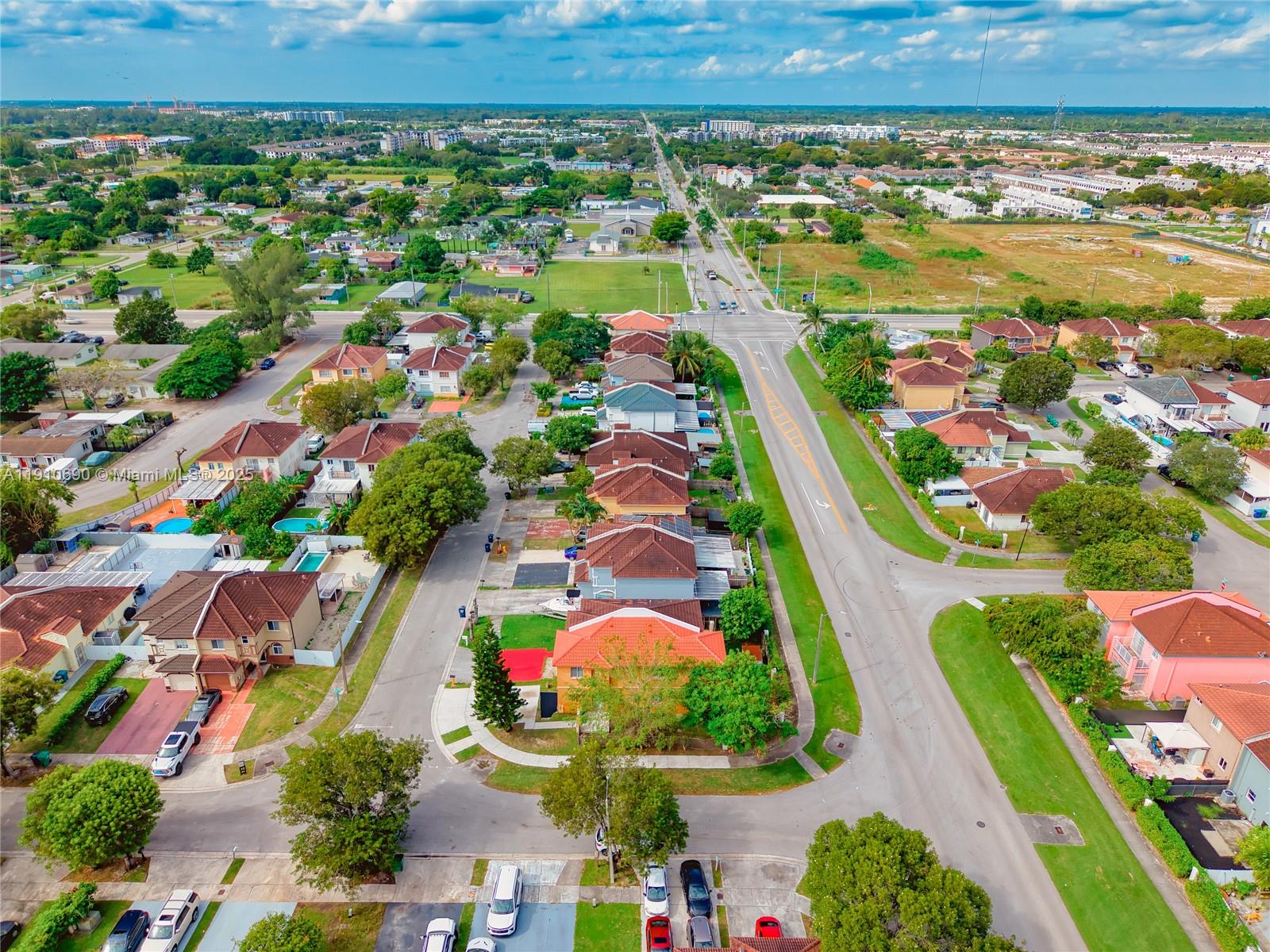 NARANJA GARDENS - Residential