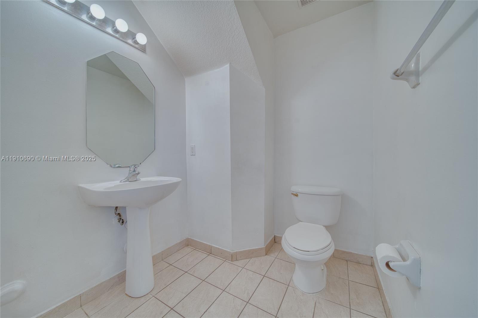 NARANJA GARDENS - Residential