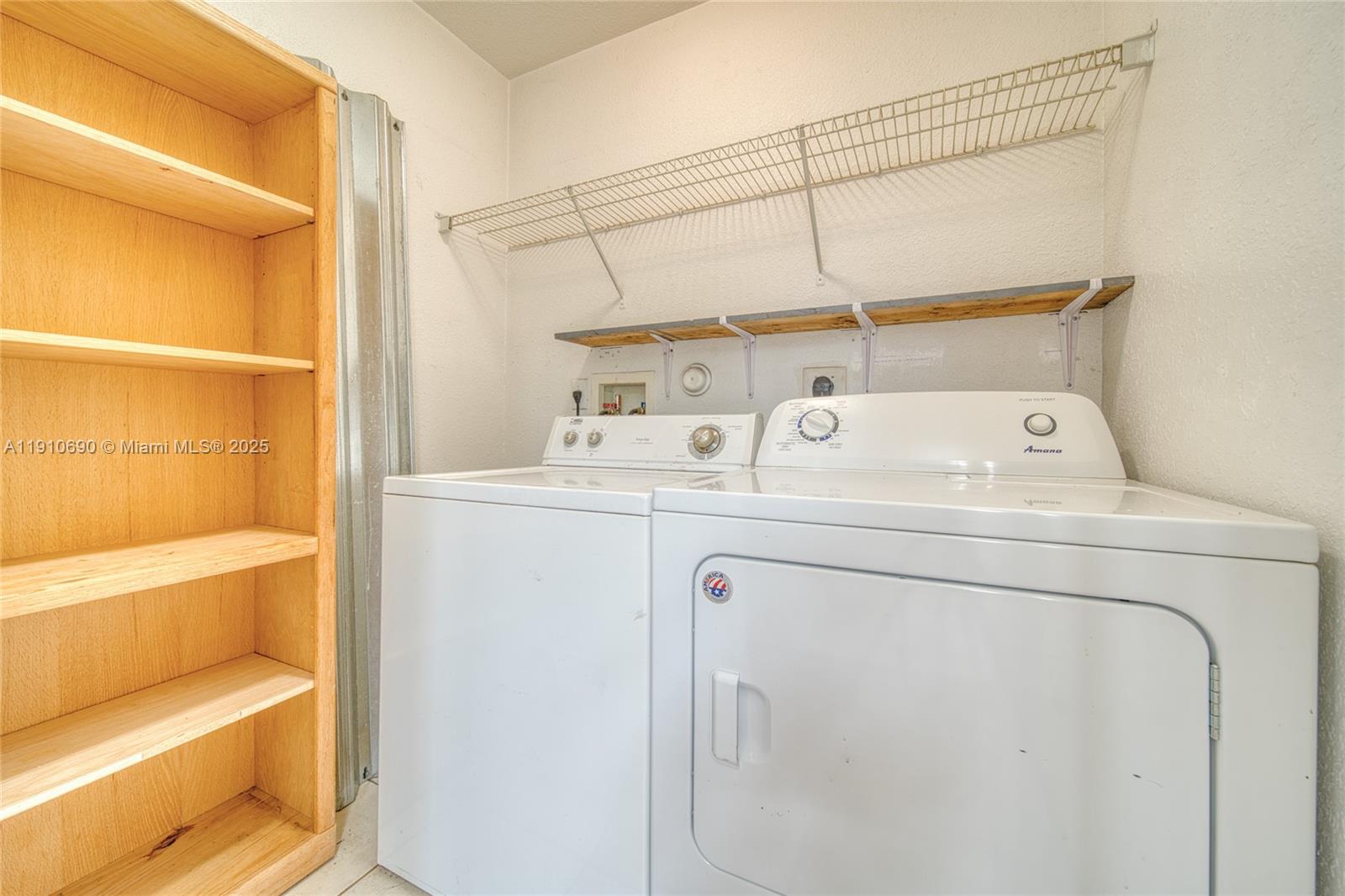 NARANJA GARDENS - Residential