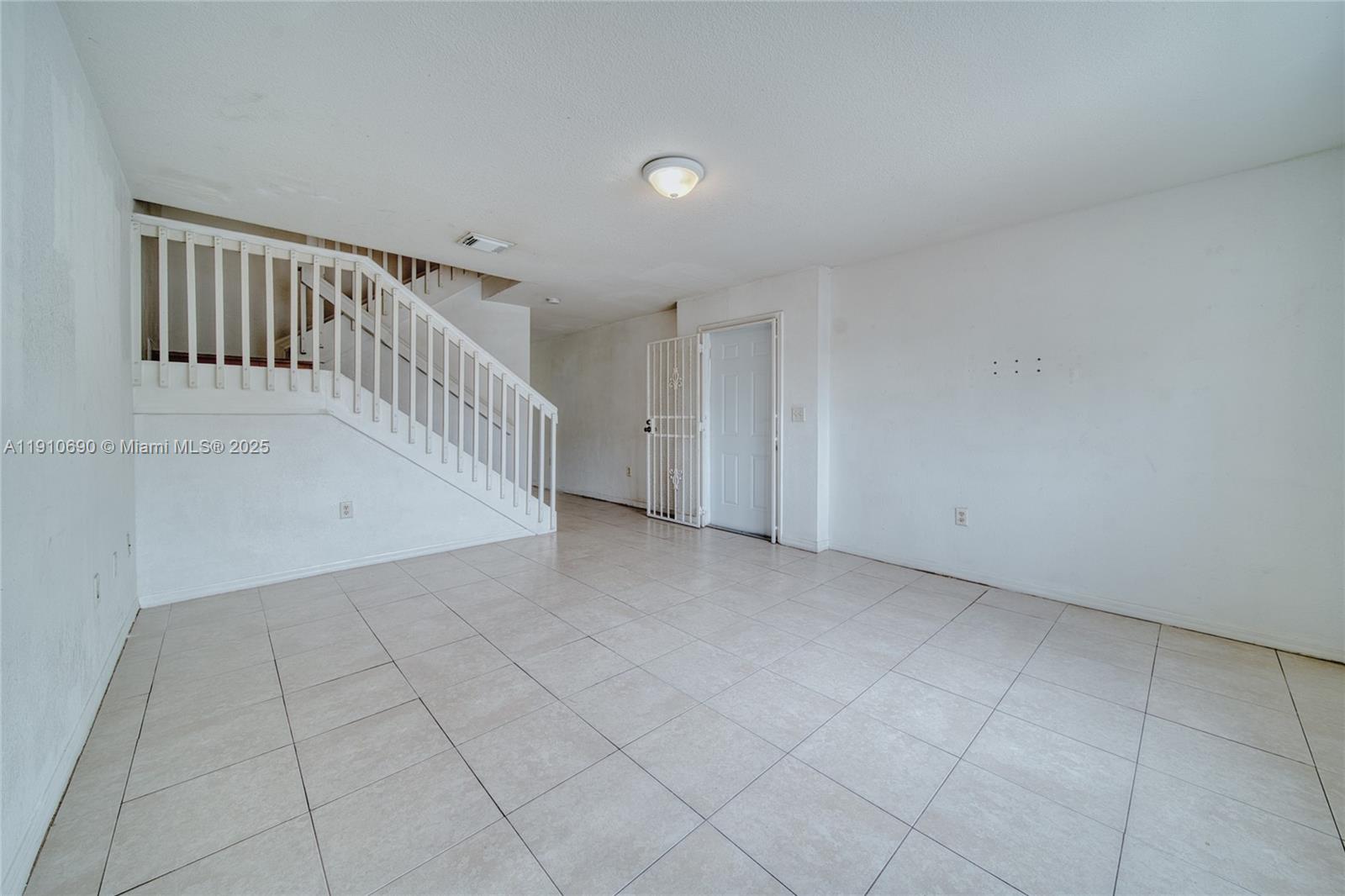 NARANJA GARDENS - Residential