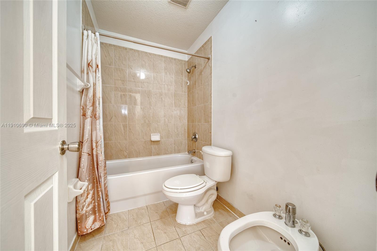 NARANJA GARDENS - Residential