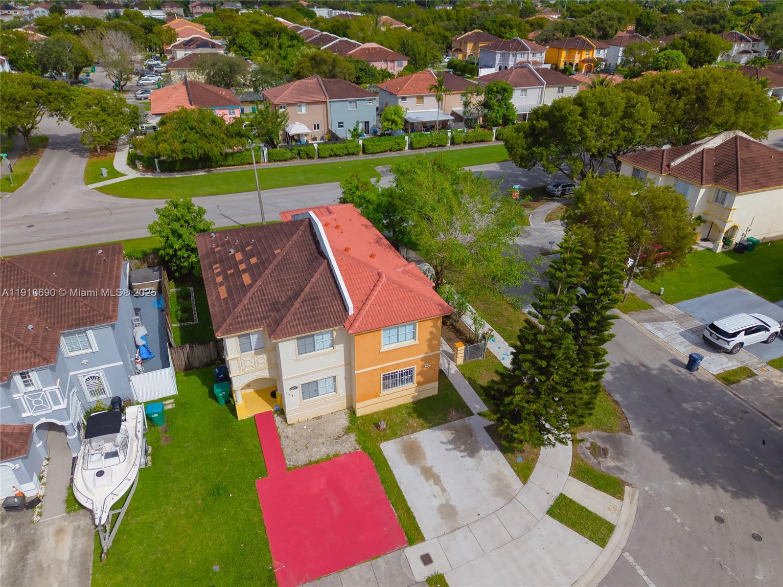 NARANJA GARDENS - Residential