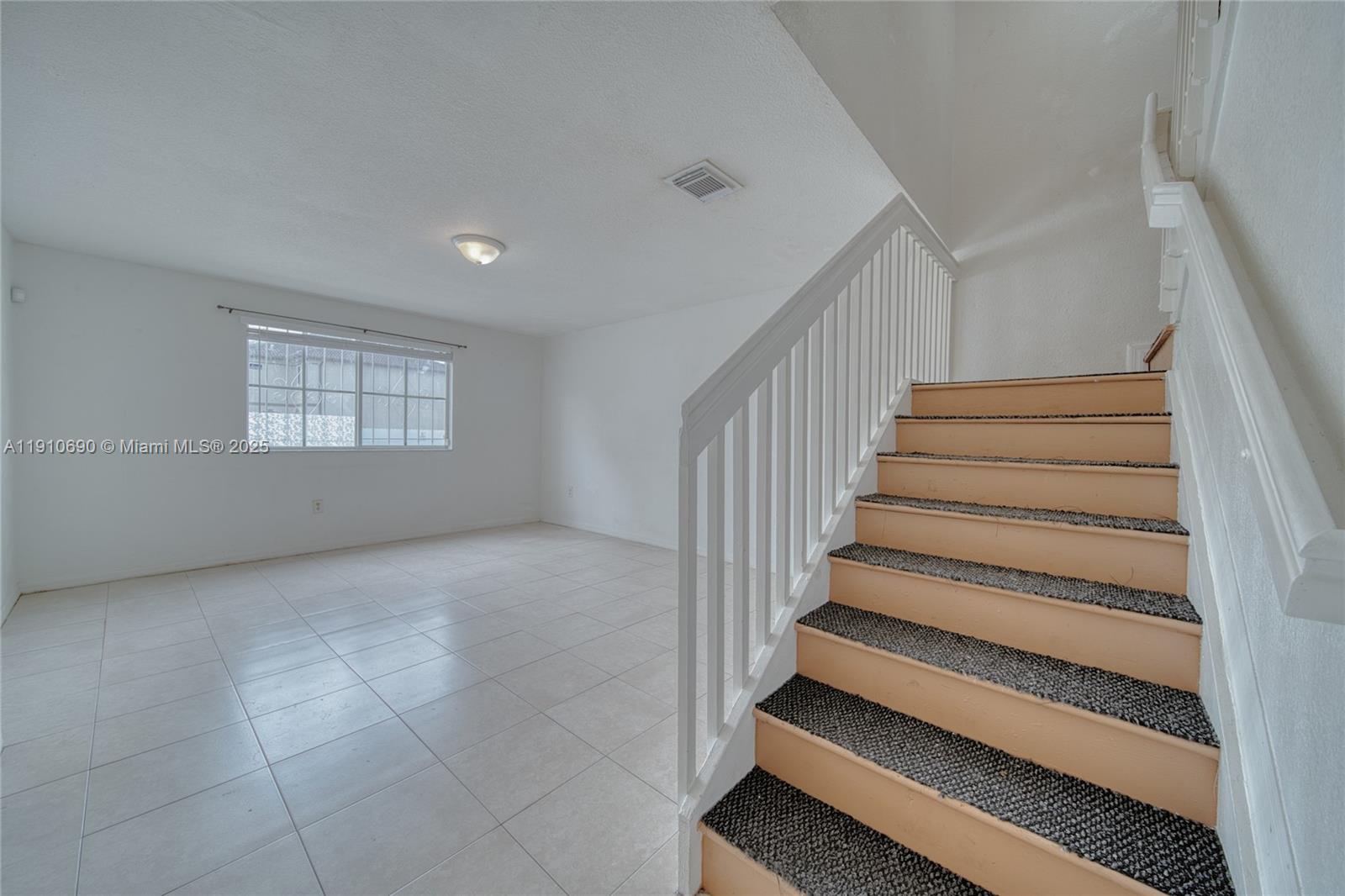 NARANJA GARDENS - Residential