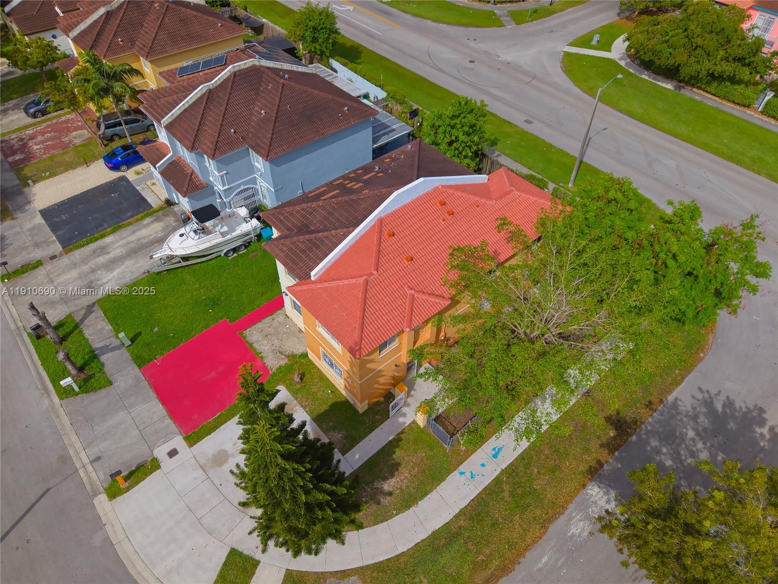 NARANJA GARDENS - Residential