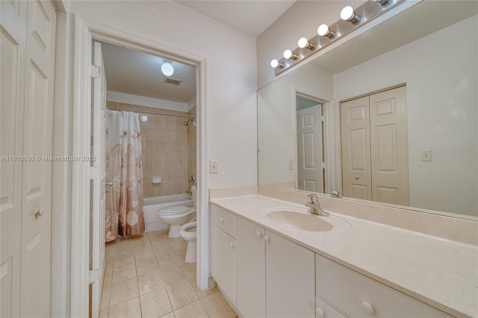 NARANJA GARDENS - Residential