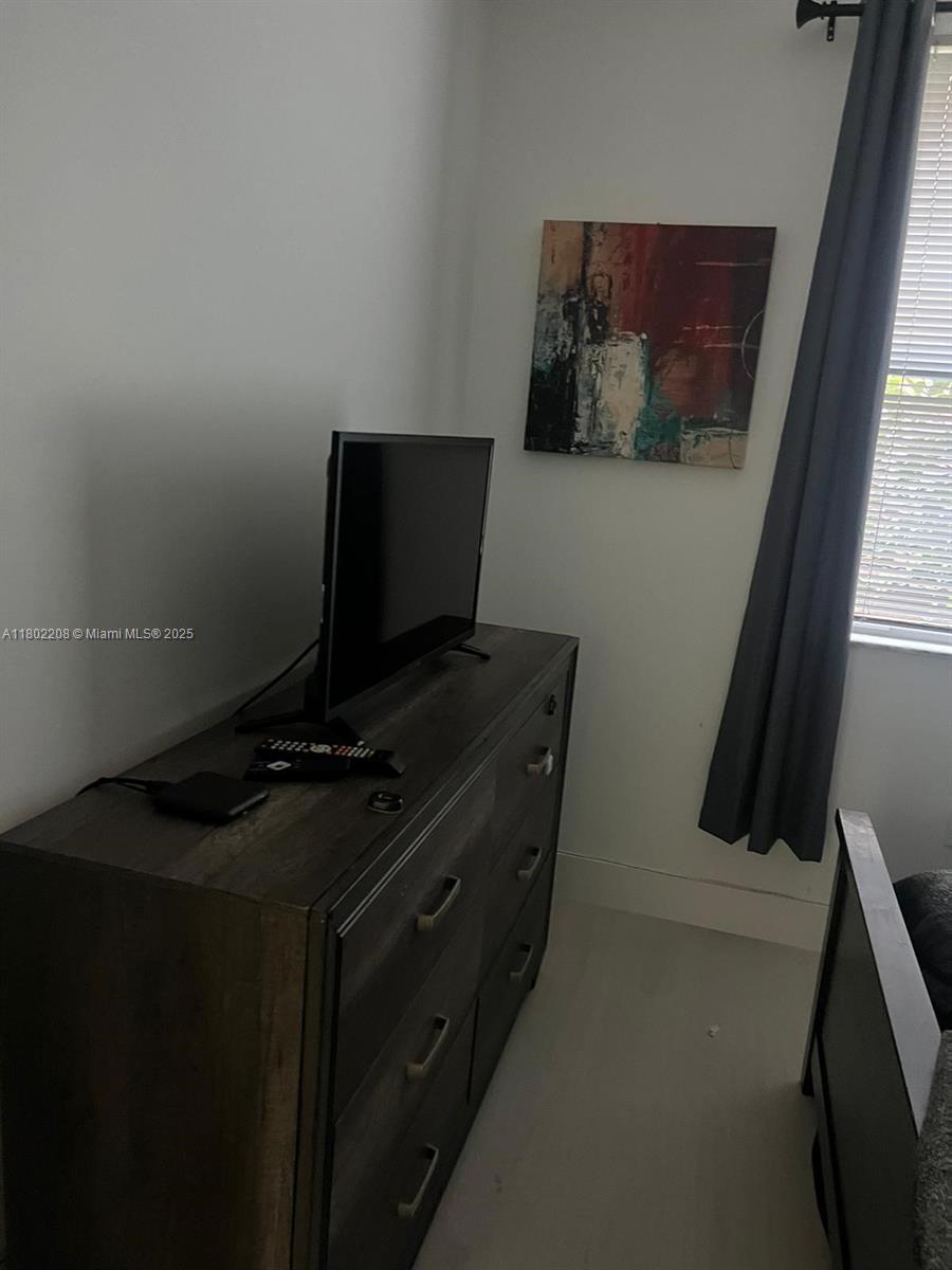 PORTO BELLAGIO CONDO - Residential