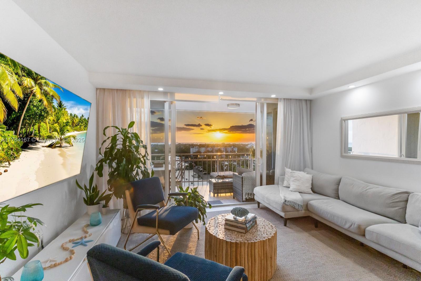600 Grapetree Dr 10Gn, Key Biscayne, Miami-Dade County, Florida - 3 Bedrooms  
2 Bathrooms - 
