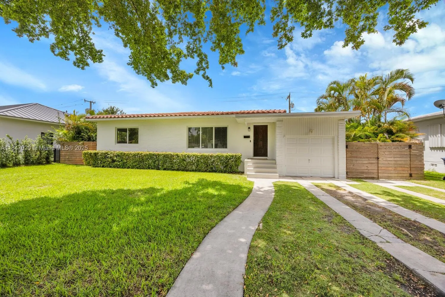 Miami, Florida 33155, United States, 3 Bedrooms Bedrooms, ,2 BathroomsBathrooms,Residential,Pending,180634