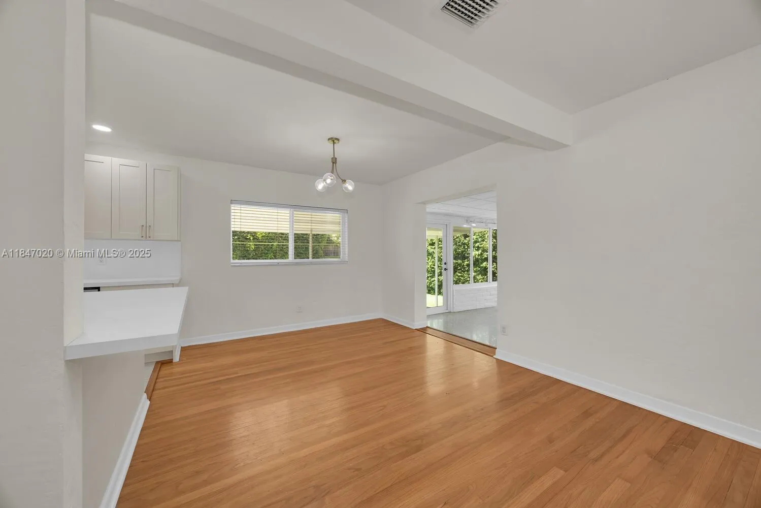 Miami, Florida 33155, United States, 3 Bedrooms Bedrooms, ,2 BathroomsBathrooms,Residential,Pending,180634