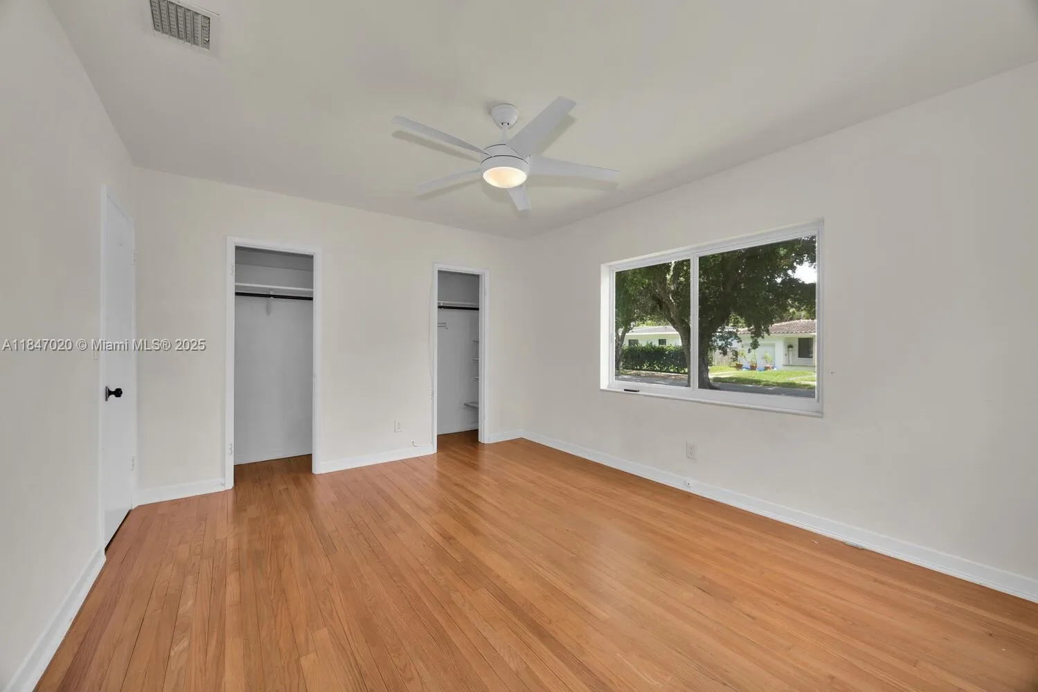 Miami, Florida 33155, United States, 3 Bedrooms Bedrooms, ,2 BathroomsBathrooms,Residential,Pending,180634