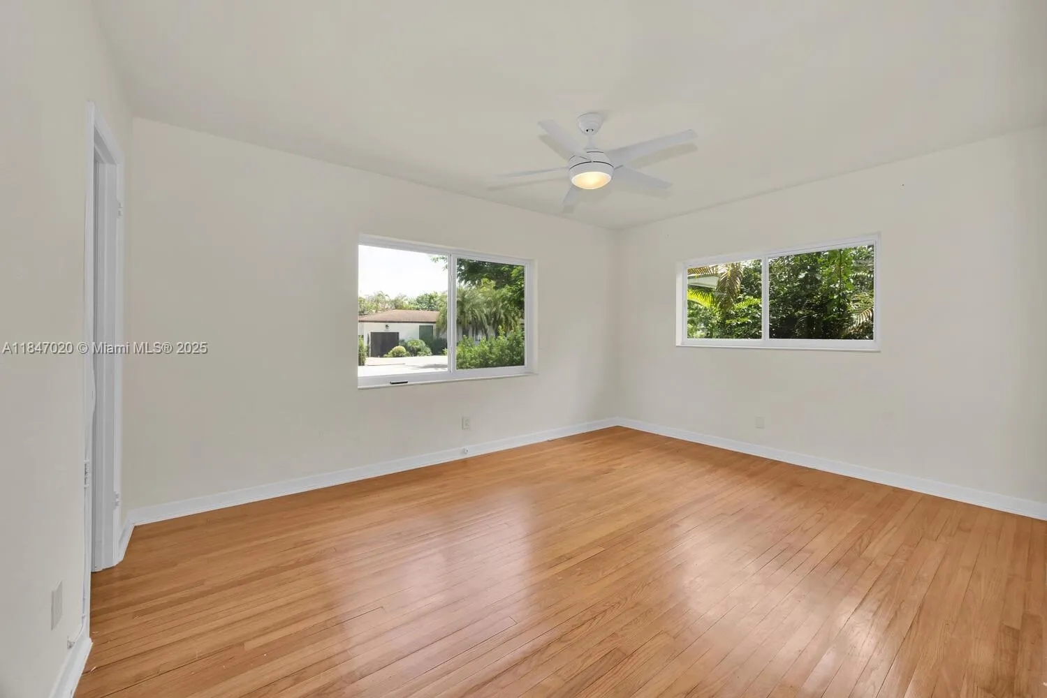 Miami, Florida 33155, United States, 3 Bedrooms Bedrooms, ,2 BathroomsBathrooms,Residential,Pending,180634