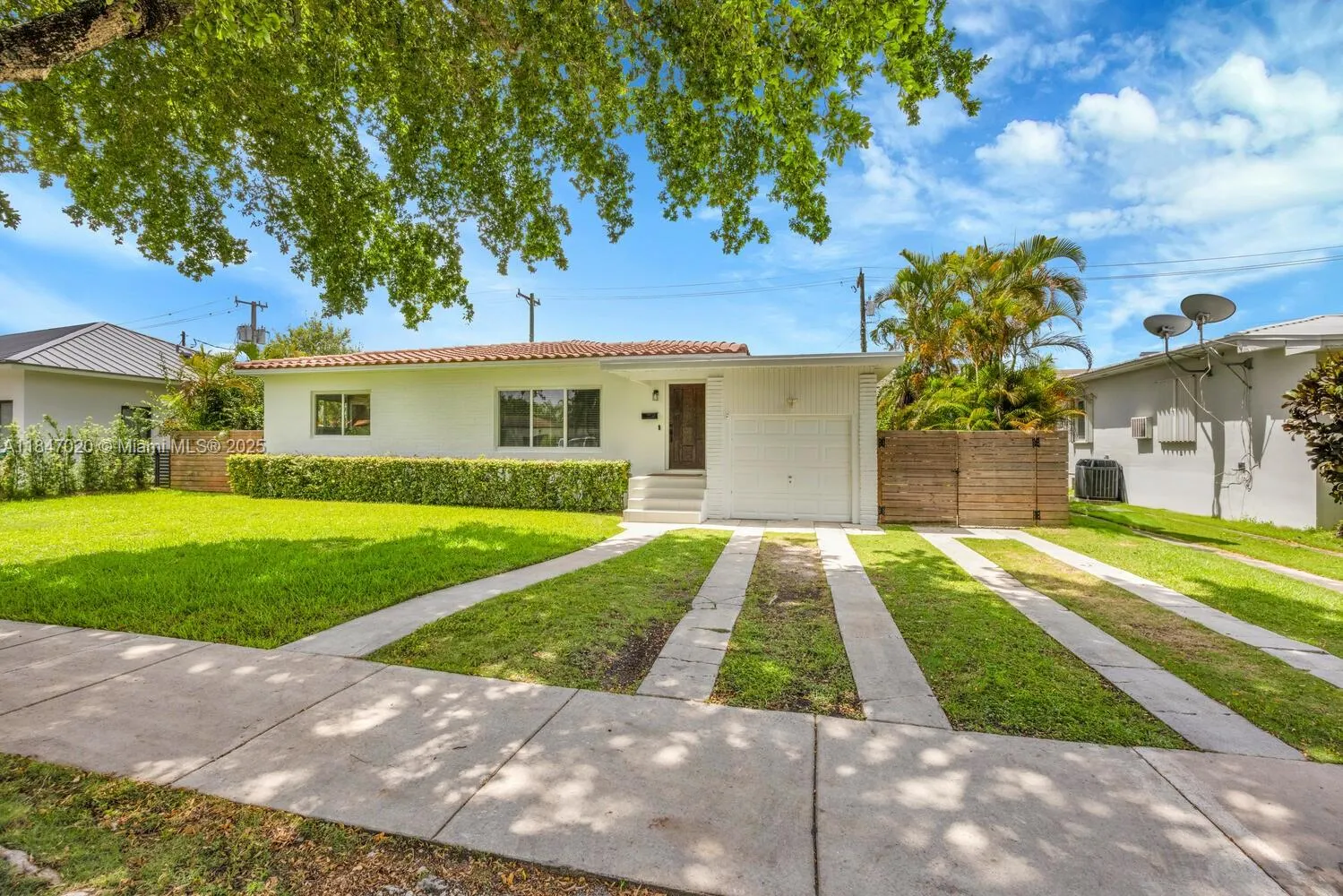 Miami, Florida 33155, United States, 3 Bedrooms Bedrooms, ,2 BathroomsBathrooms,Residential,Pending,180634