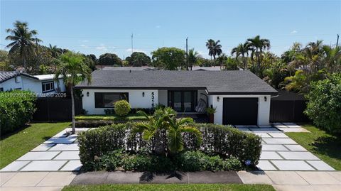 Photo of 5316 Jackson St, Hollywood, FL 33021 (MLS # A11999623)