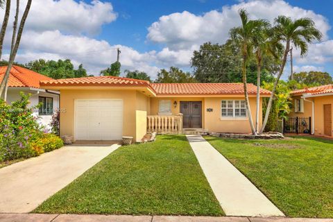 Photo of 825 El Rado St, Coral Gables, FL 33134 (MLS # A11892149)