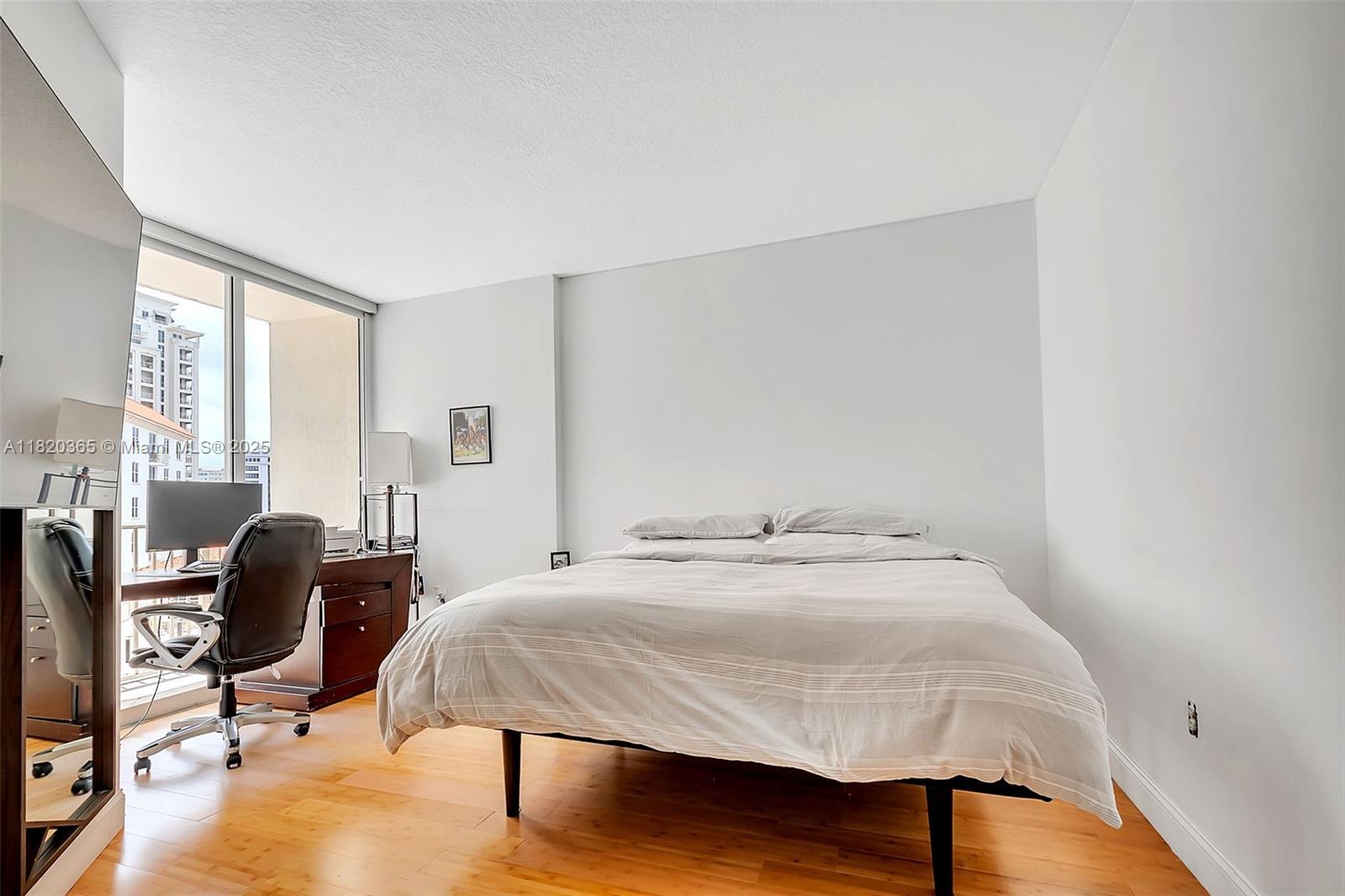 THE MINORCA CONDO - Residential