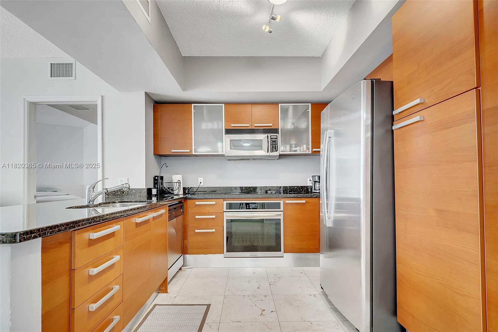 THE MINORCA CONDO - Residential