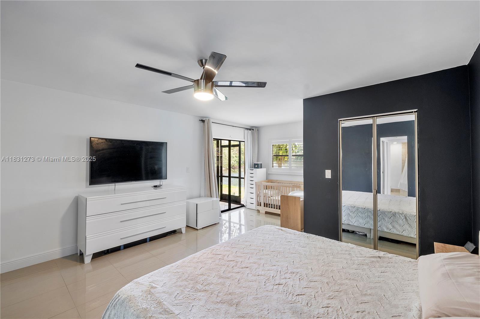 HAMMOCKS-LAKE FOREST COND - Residential