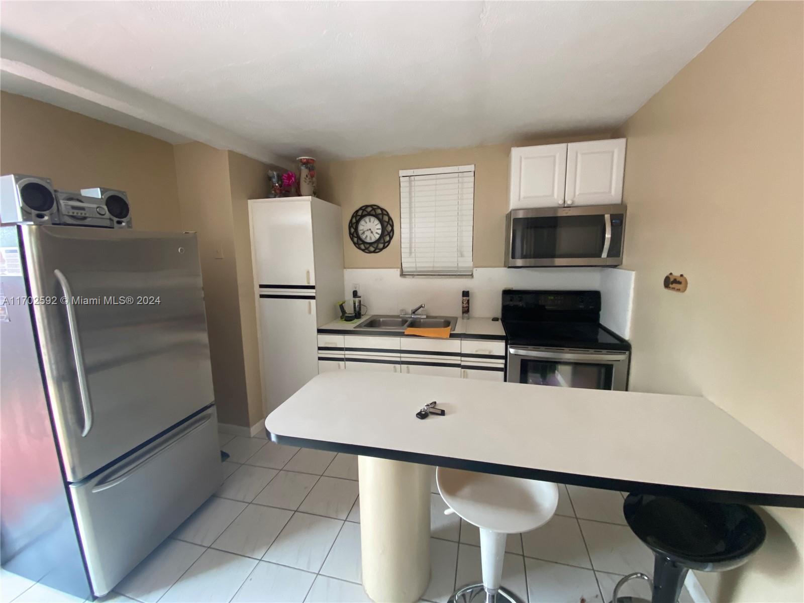 SARBEY CENTER SUB - Residential Lease