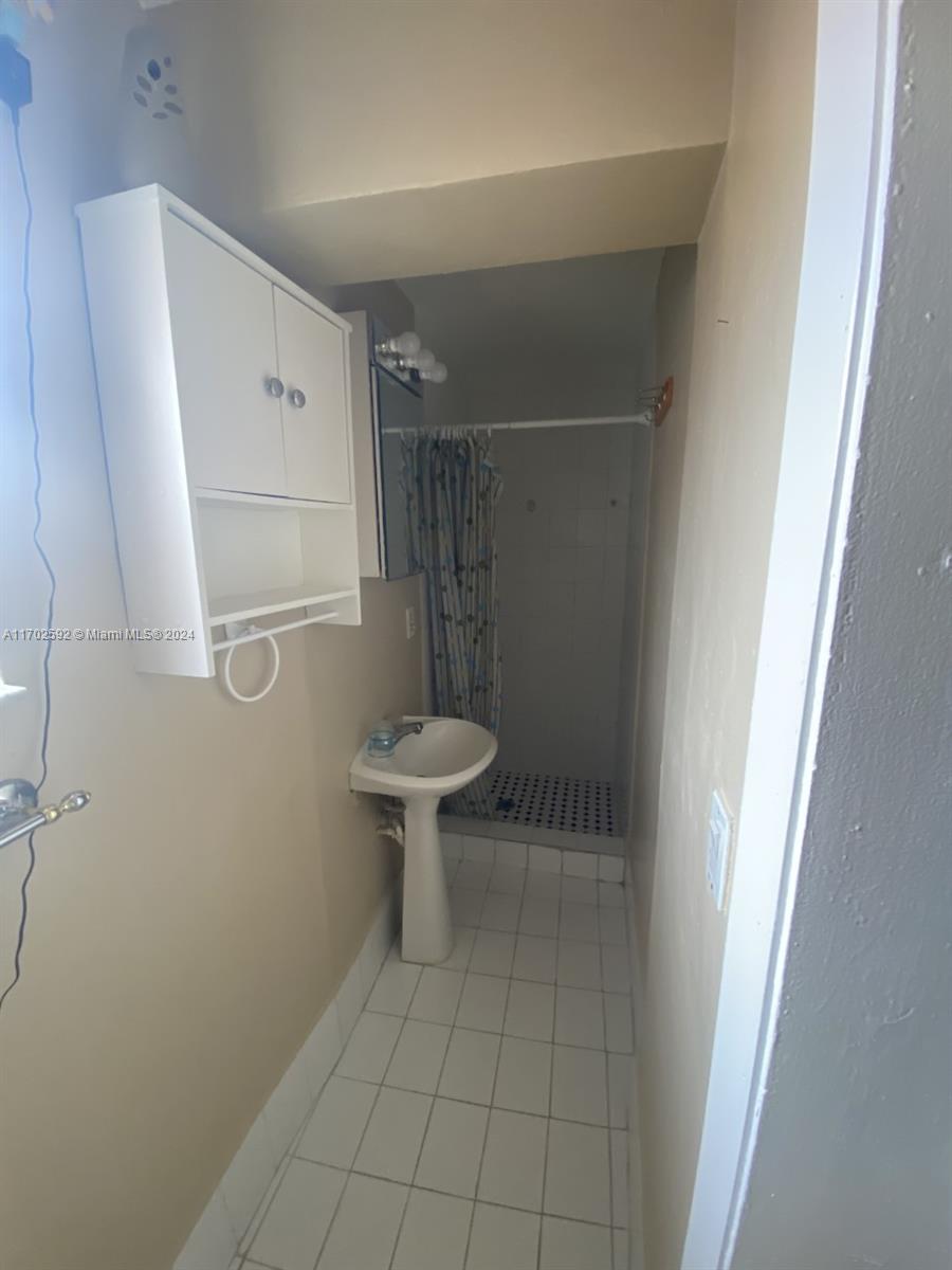 SARBEY CENTER SUB - Residential Lease