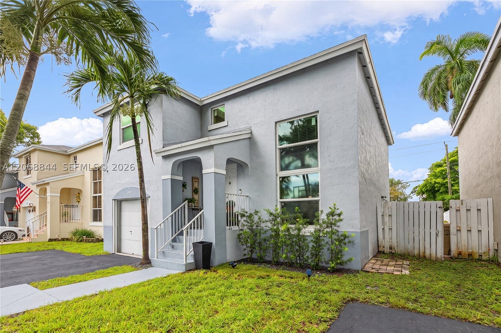 Photo of 7216 SW 44th Ct, Davie, FL 33314 (MLS # A12068844)