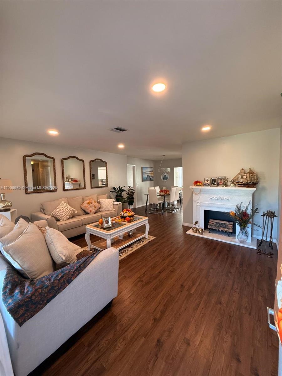 PORT ST LUCIE FLORESTA PI - Residential