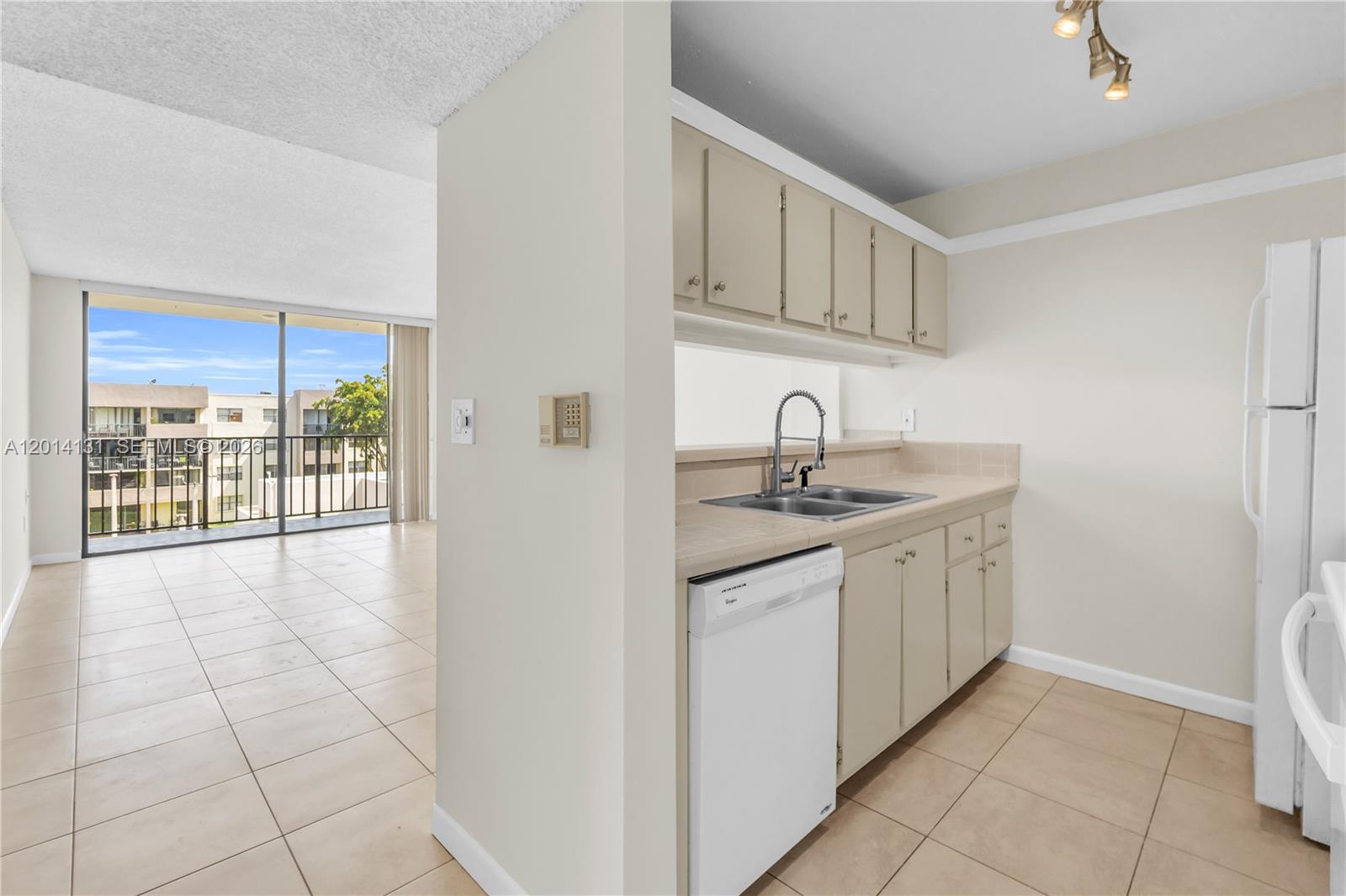 PEPPERMILL KENDALE LKS W - Residential