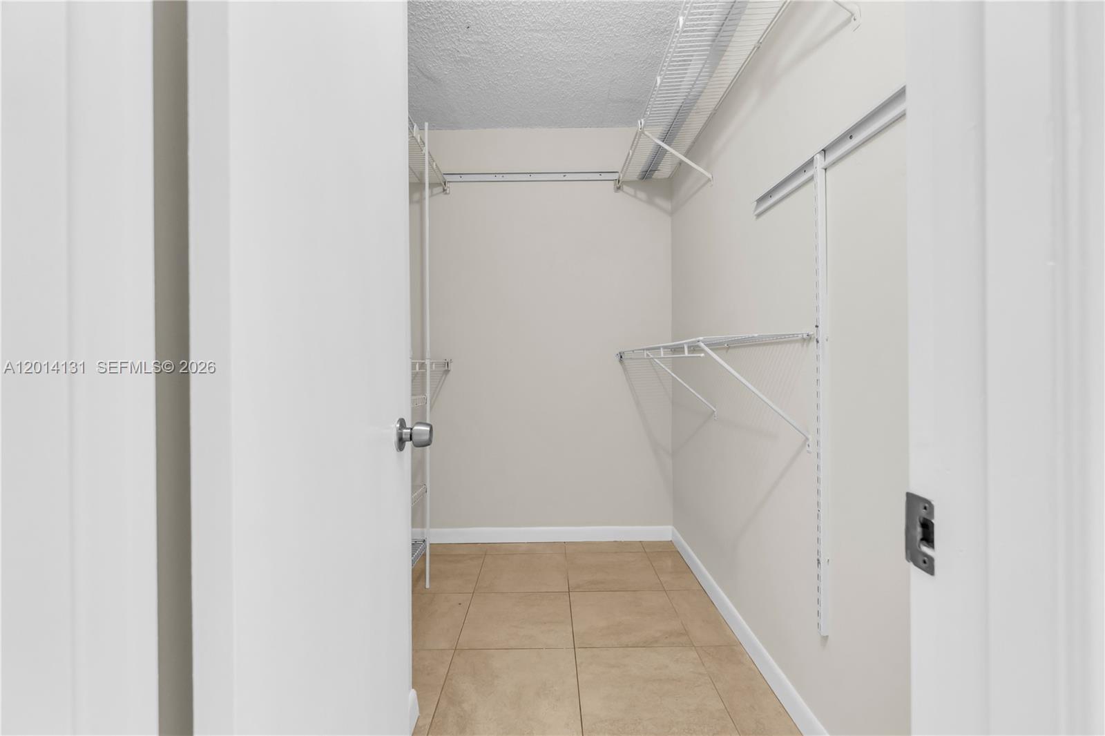 PEPPERMILL KENDALE LKS W - Residential