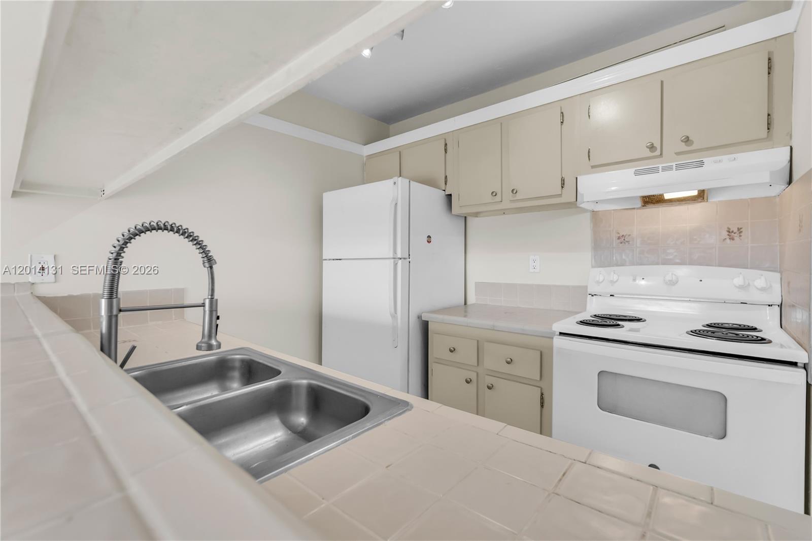 PEPPERMILL KENDALE LKS W - Residential