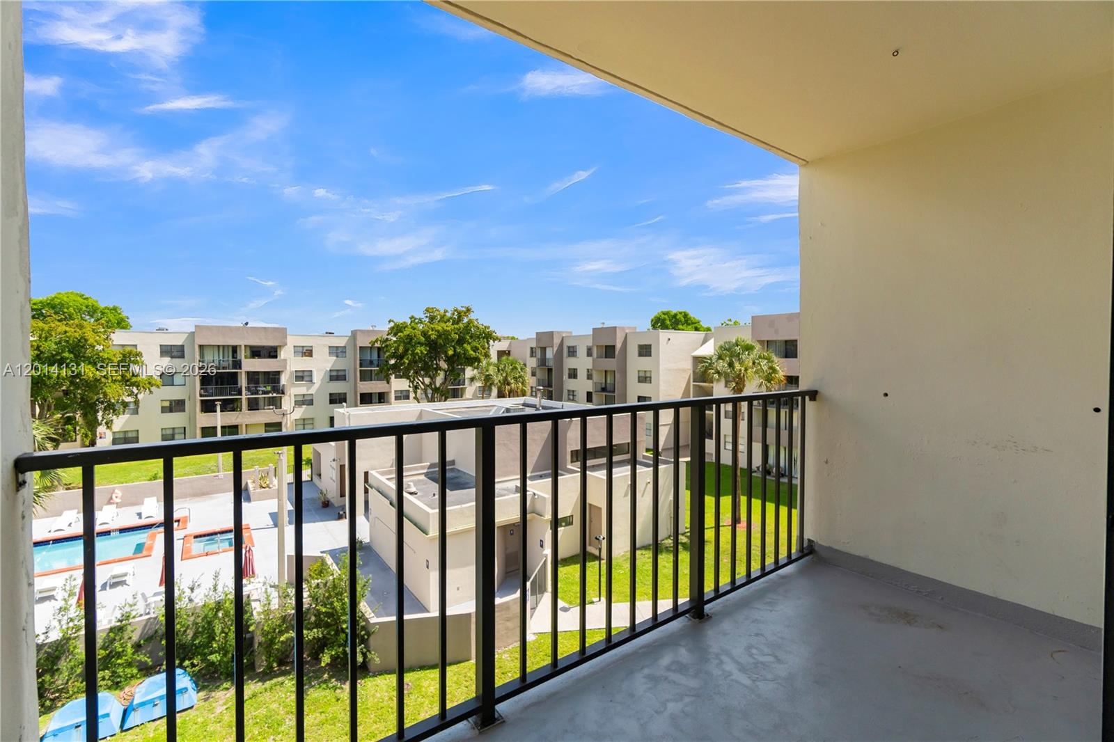 PEPPERMILL KENDALE LKS W - Residential