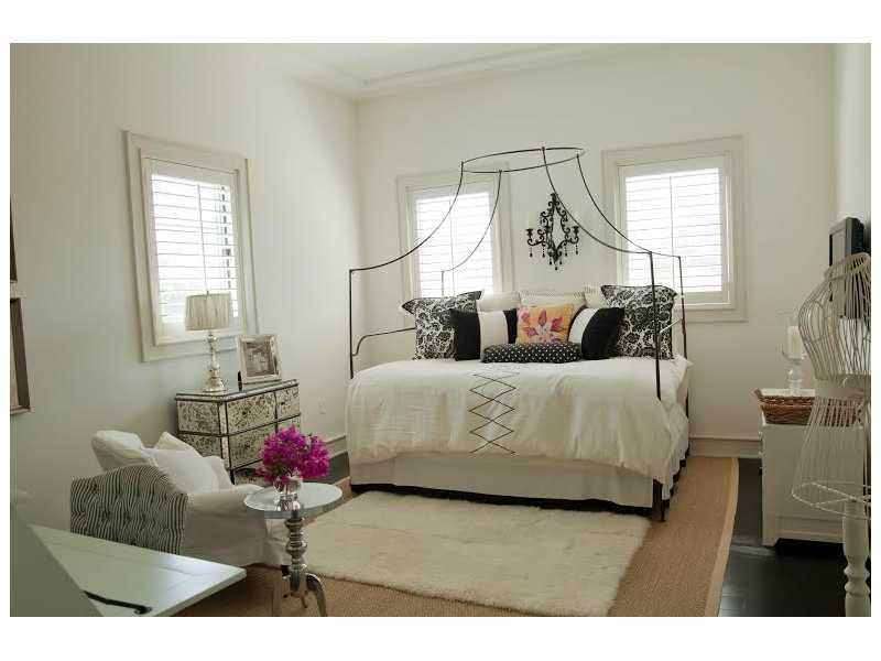 CORAL GABLES RIVIERA SEC - Residential