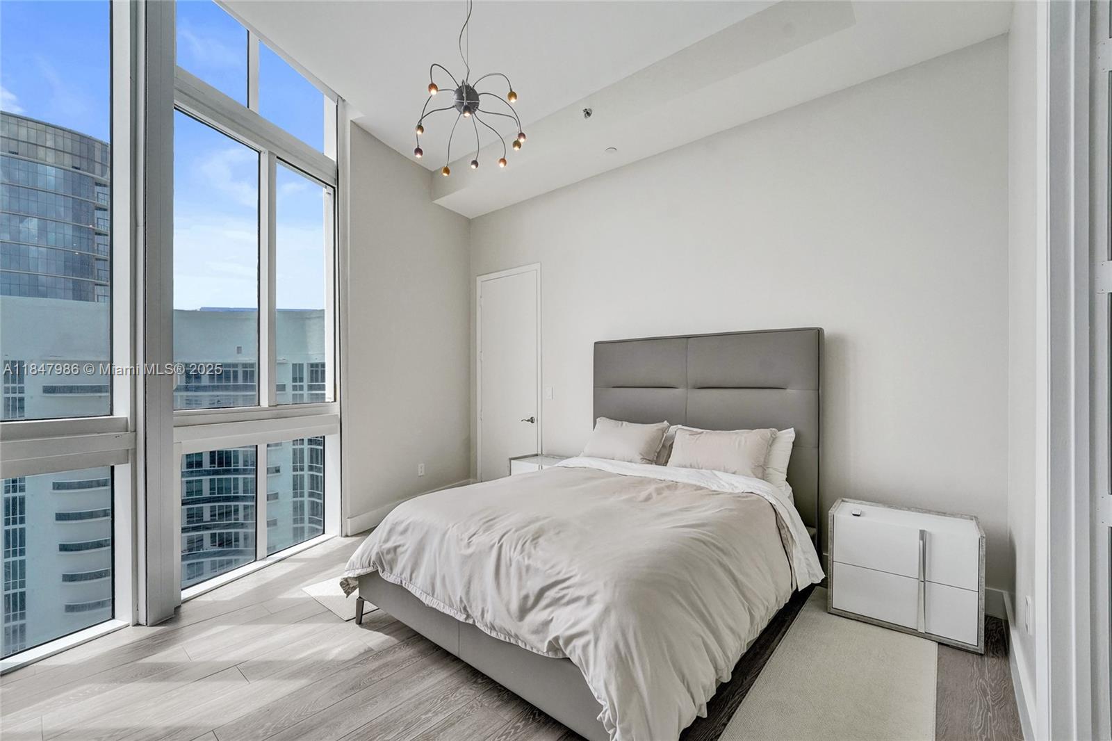 TDR TOWER II CONDO - Residential