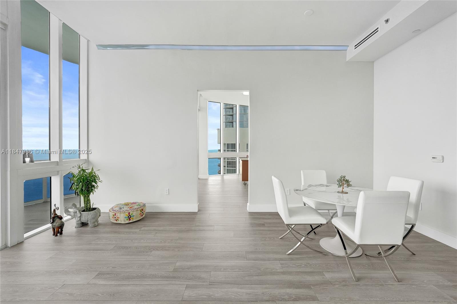 TDR TOWER II CONDO - Residential