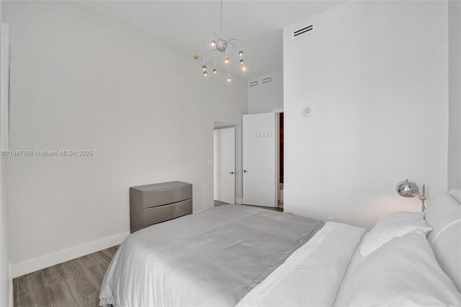 TDR TOWER II CONDO - Residential