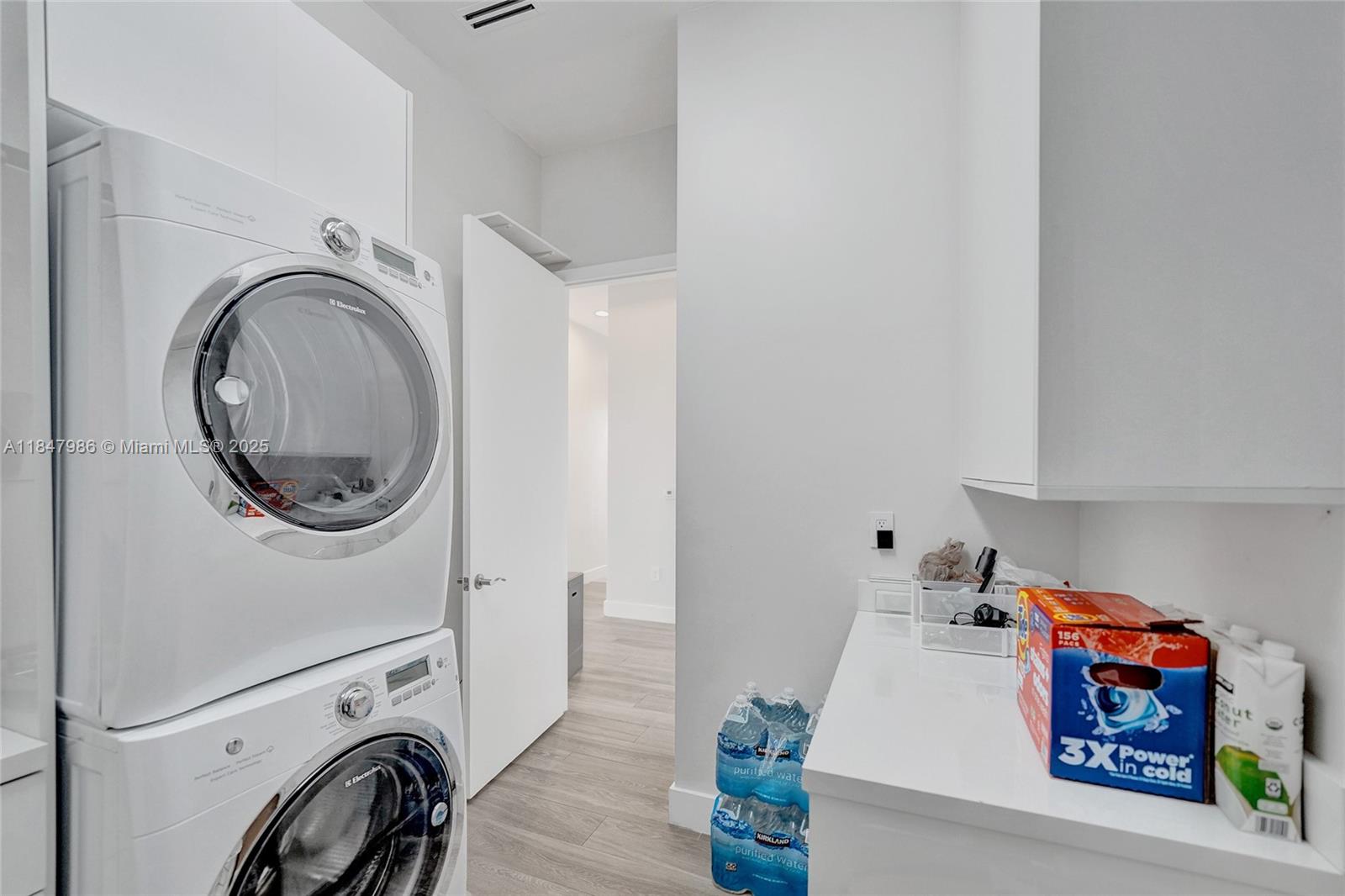 TDR TOWER II CONDO - Residential