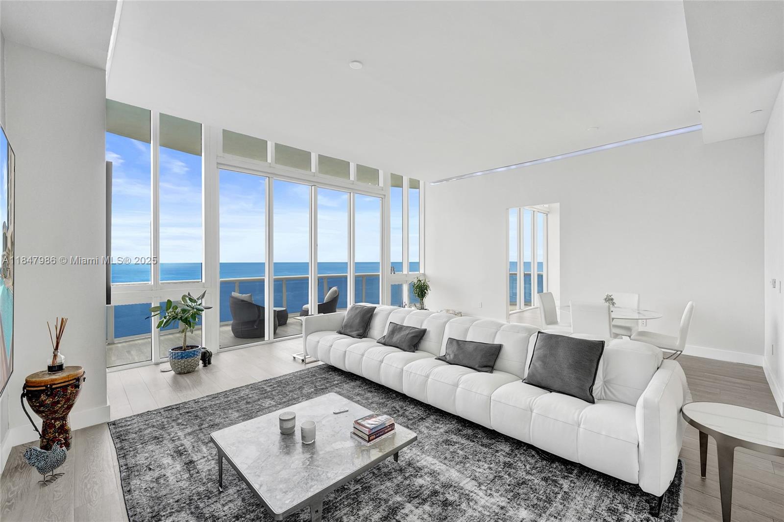 TDR TOWER II CONDO - Residential