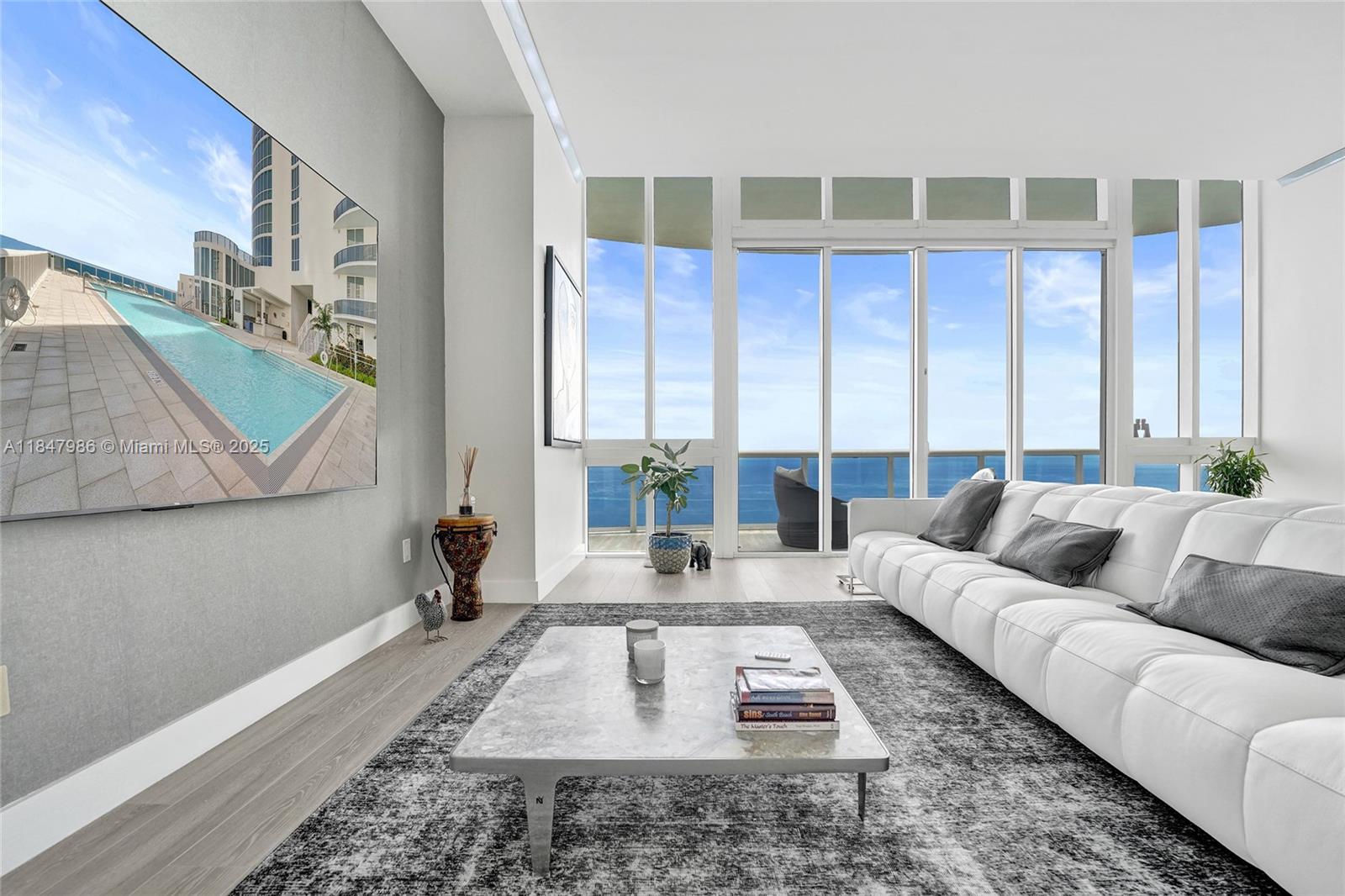 TDR TOWER II CONDO - Residential