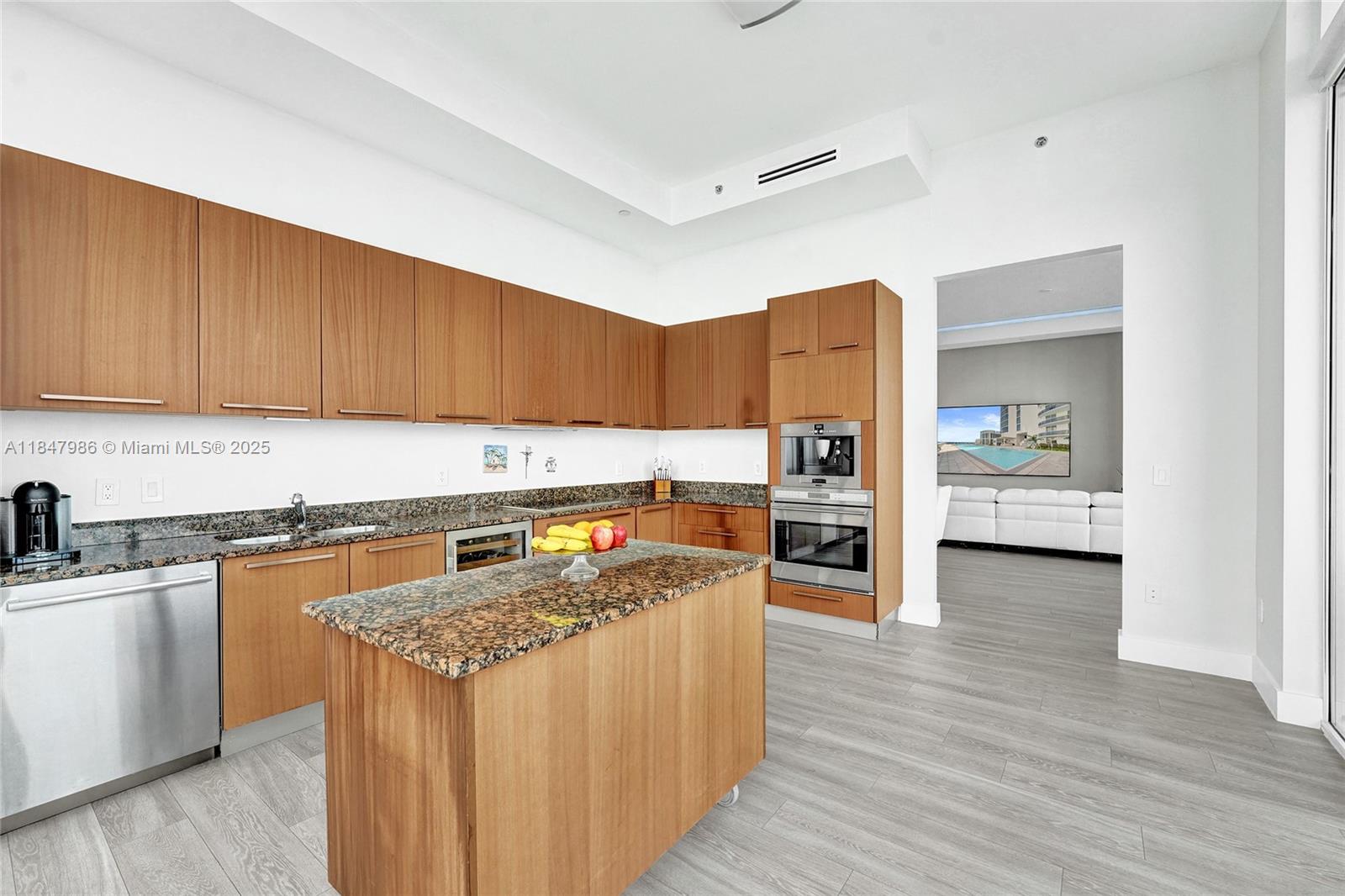 TDR TOWER II CONDO - Residential