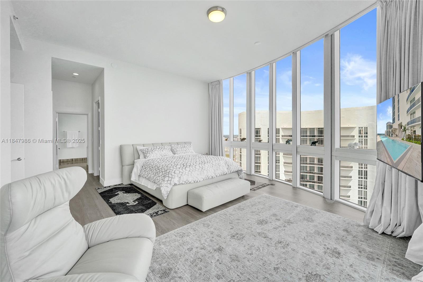 TDR TOWER II CONDO - Residential