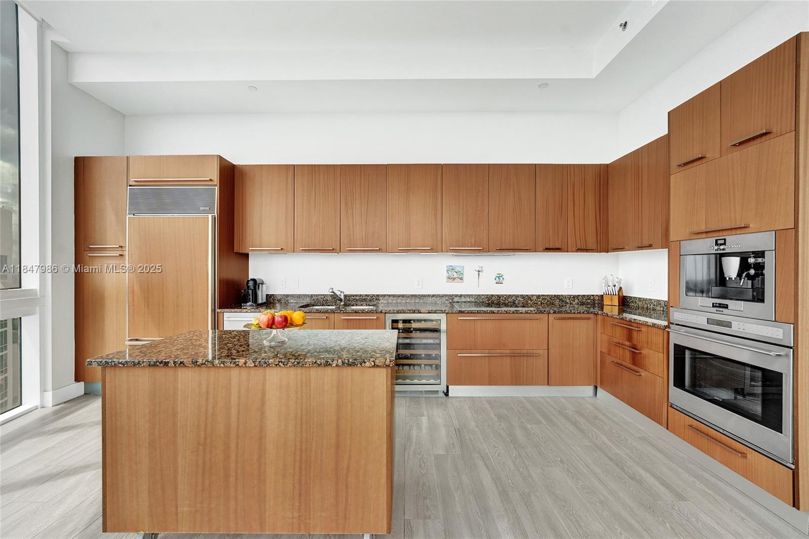 TDR TOWER II CONDO - Residential