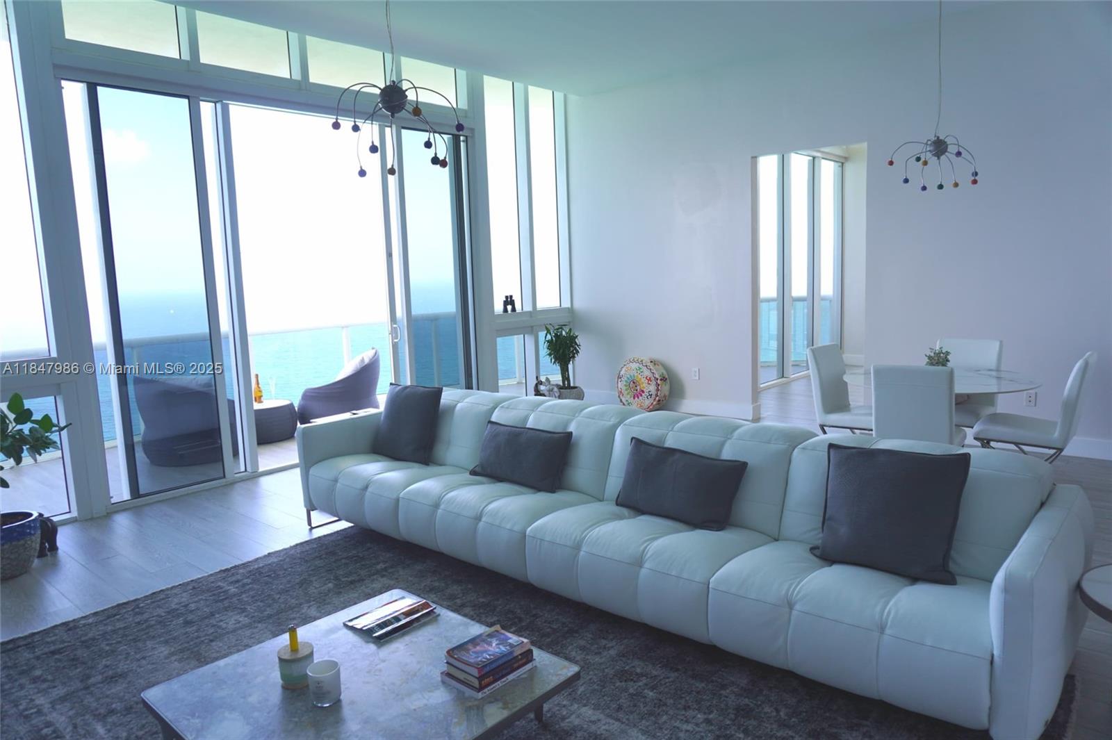 15901 Collins Ave 4301, Sunny Isles Beach, FL, 33160/$3,349,000 3 15901 Collins Ave 4301