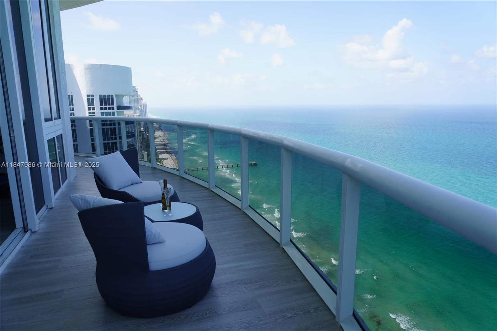 TDR TOWER II CONDO - Residential