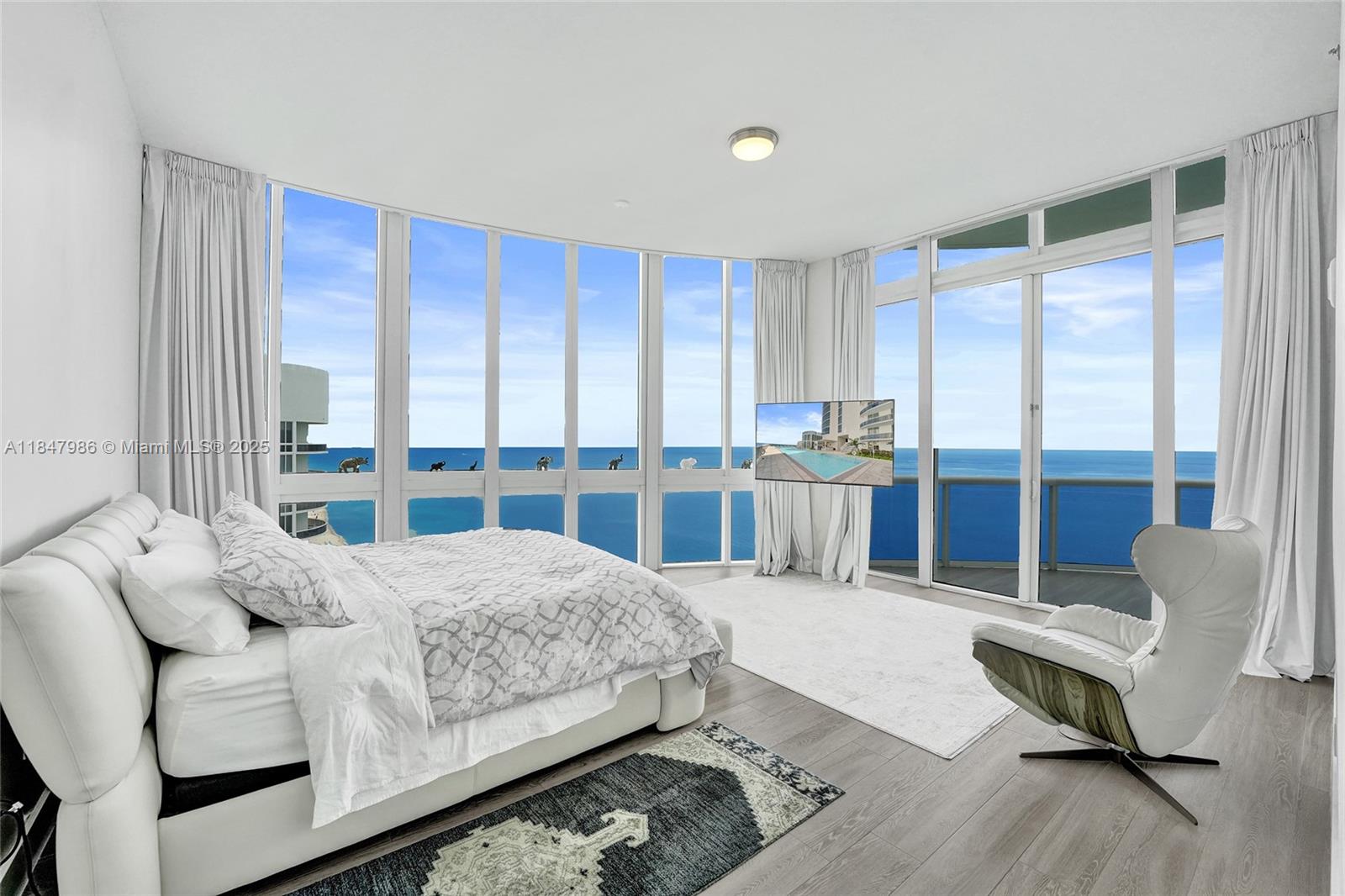 TDR TOWER II CONDO - Residential