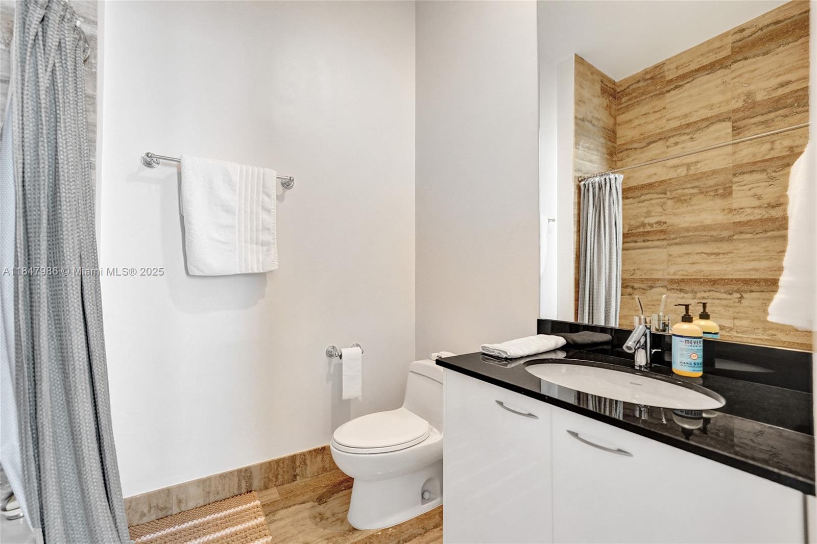 TDR TOWER II CONDO - Residential