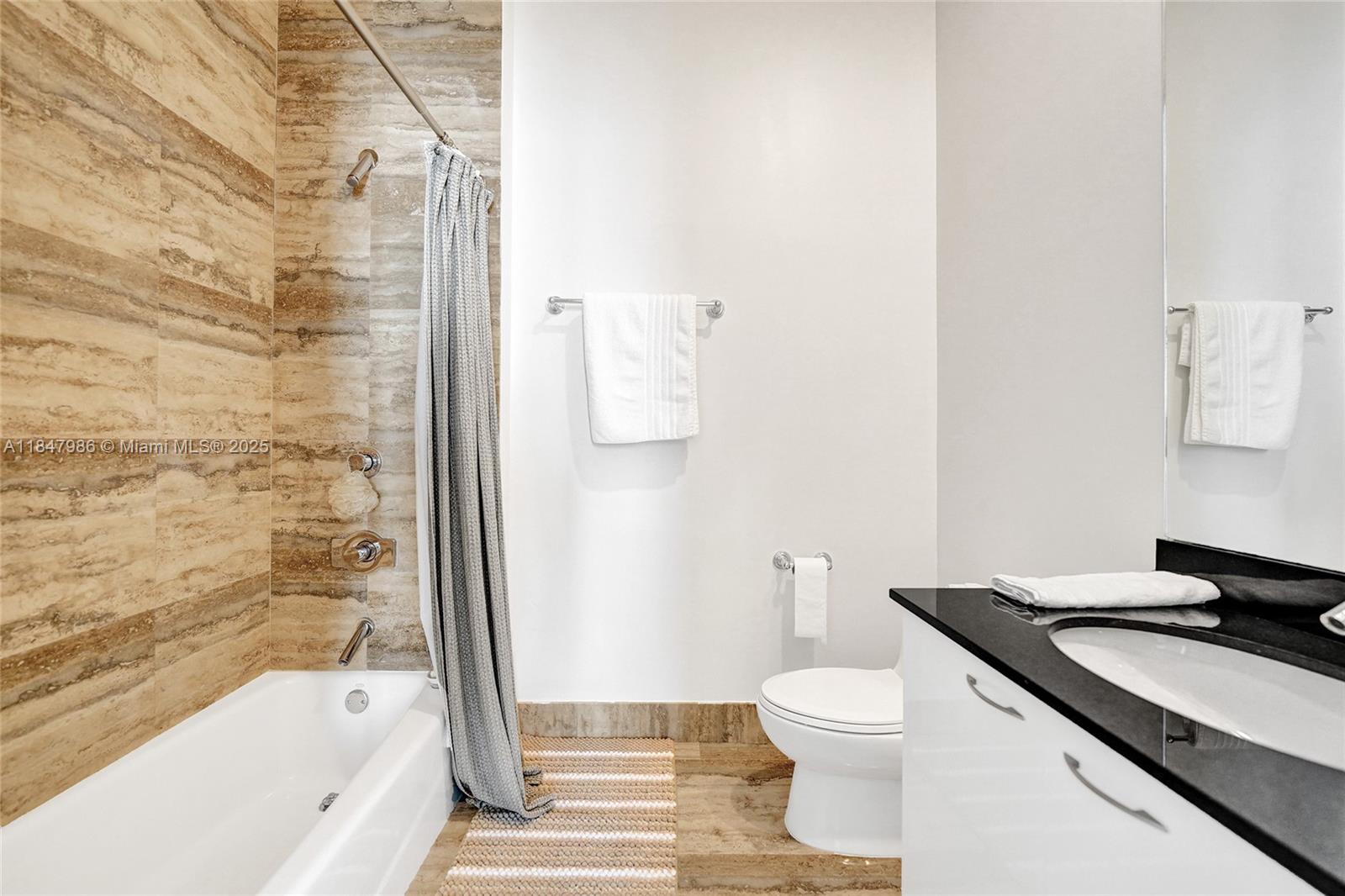 TDR TOWER II CONDO - Residential