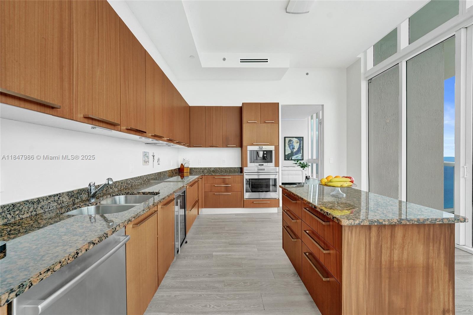 TDR TOWER II CONDO - Residential