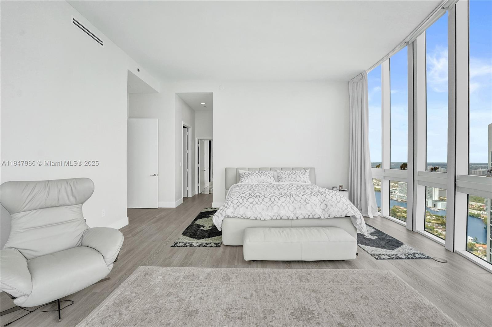 TDR TOWER II CONDO - Residential