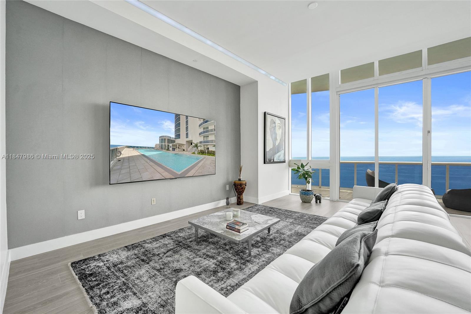 TDR TOWER II CONDO - Residential