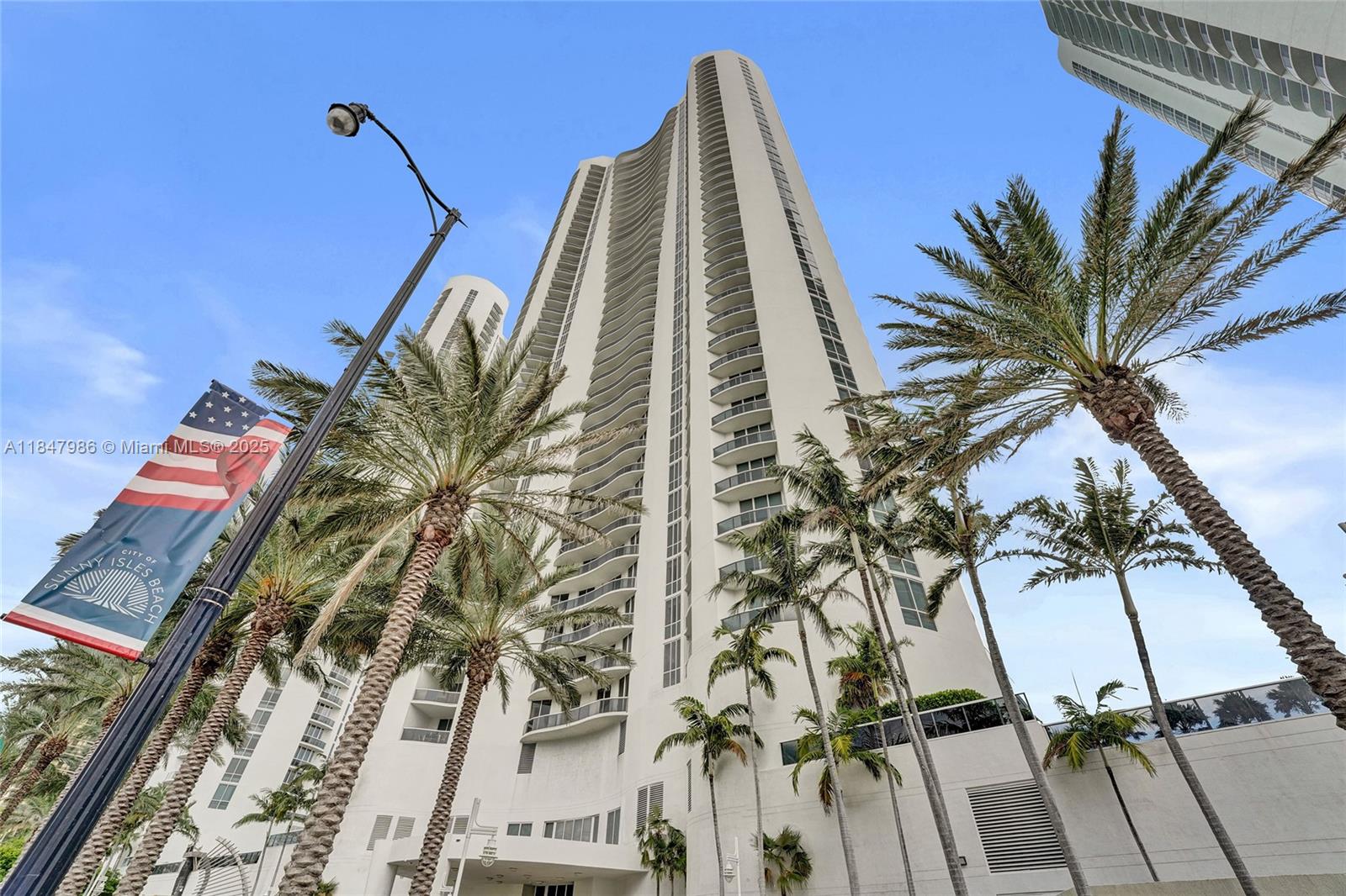 TDR TOWER II CONDO - Residential