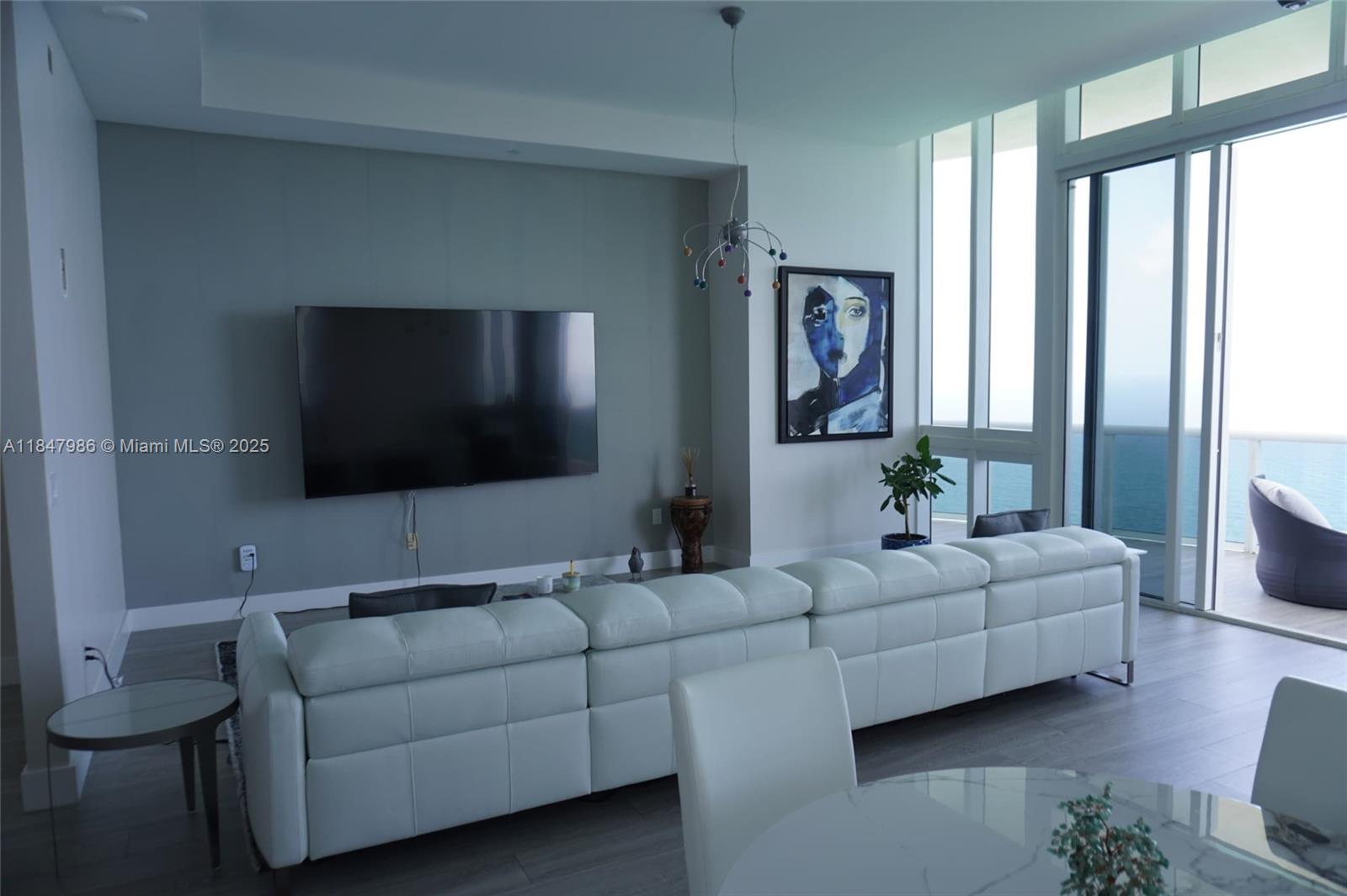 15901 Collins Ave 4301, Sunny Isles Beach, FL, 33160/$3,349,000 2 15901 Collins Ave 4301
